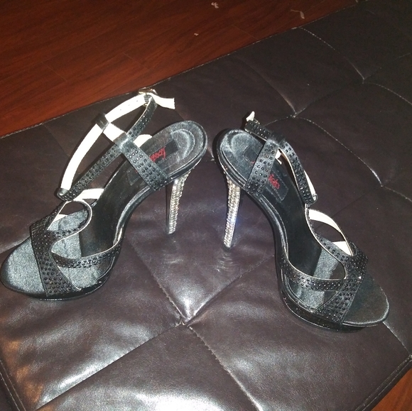 Ladies size 8 high heel shoes - Picture 2 of 7